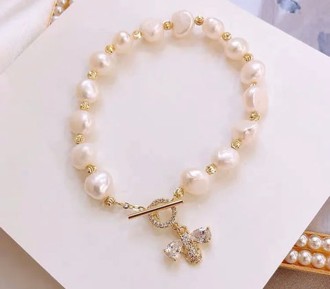 14k plated freshwater pearl bracelet QUEEN B